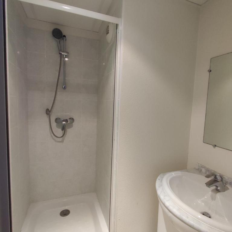 Appartement avec clim et parking à Uzès - Appartement 2 Chambres - 9