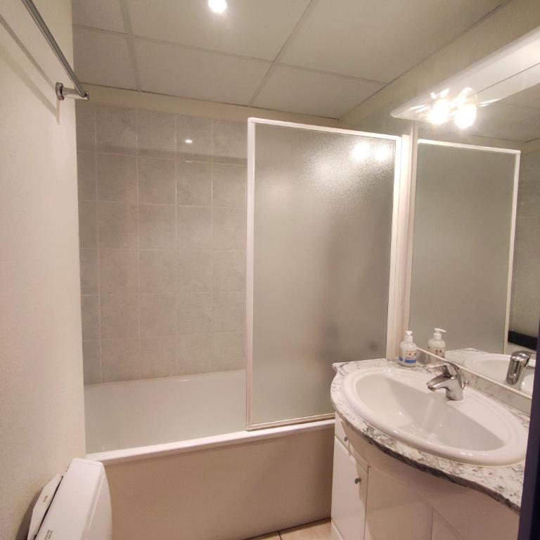 Appartement avec clim et parking à Uzès - Appartement 2 Chambres - 7