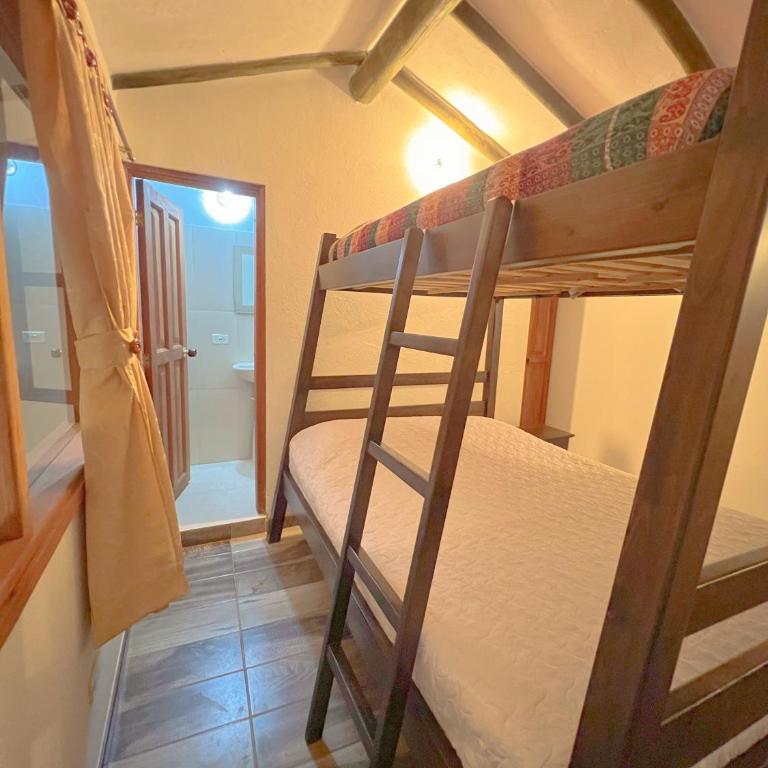 Apto a 4 cuadras del centro Histórico - Three-Bedroom Apartment - 18