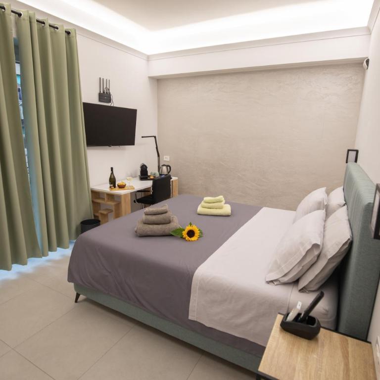 Sora Maria Rooms in Rome - King Room with Balcony - 13
