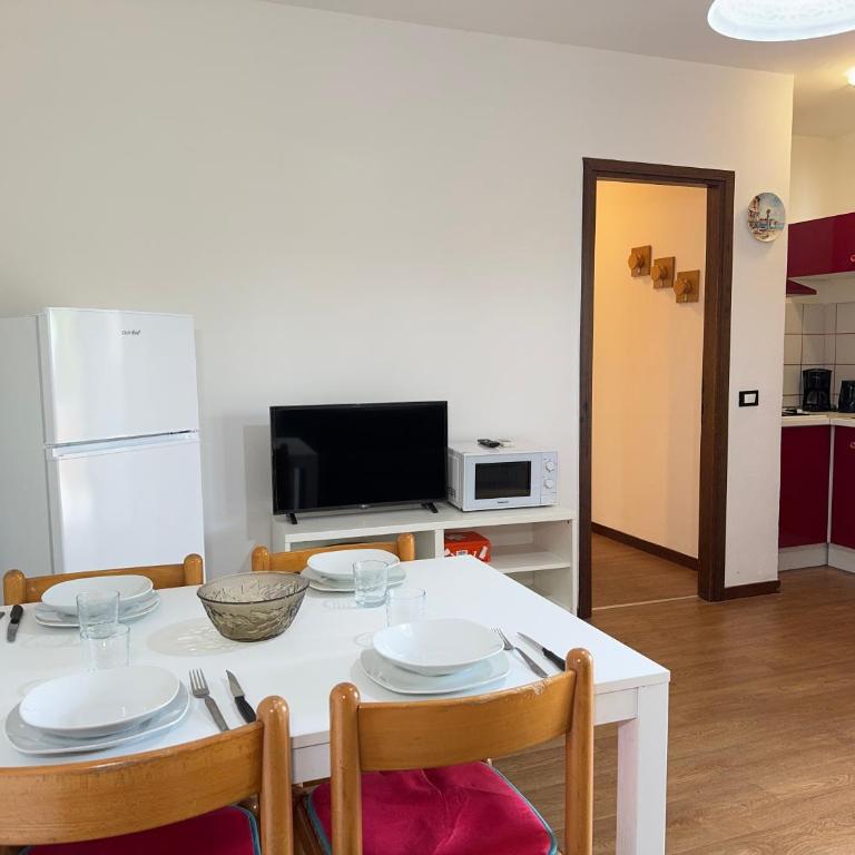 5' from Punta Gro Beach with Free Swimming Pool - Appartamento con 2 Camere da Letto e Vista Giardino - 4