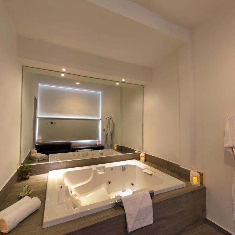 Mesón de la Luna Hotel & Spa - King Suite with Spa Bath - 13
