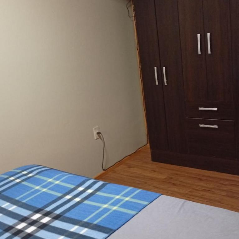 Alojamiento Monitor Huáscar - Habitación Doble con baño compartido - 3