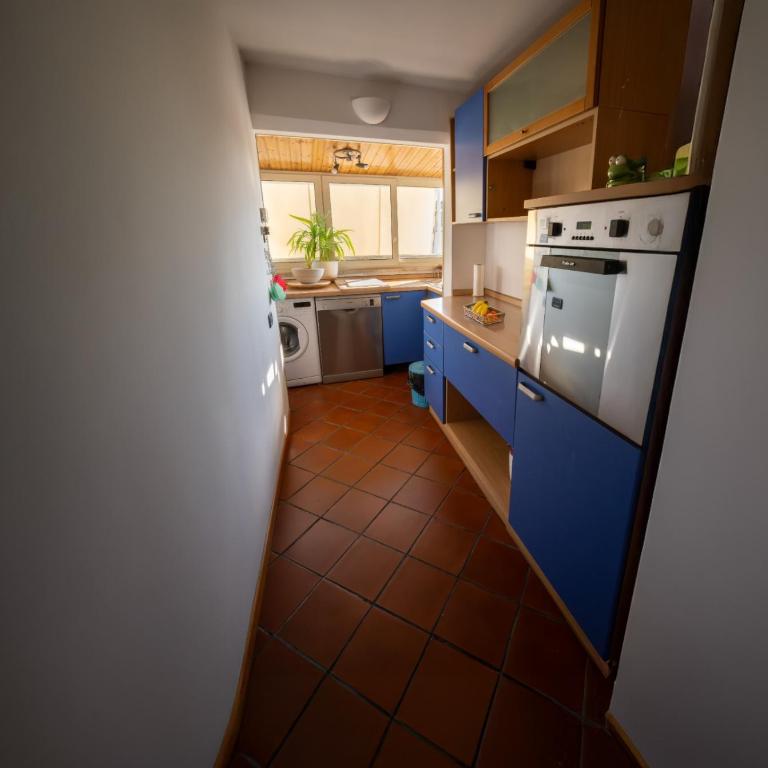 Accogliente Attico - Appartamento con 1 Camera da Letto - 6