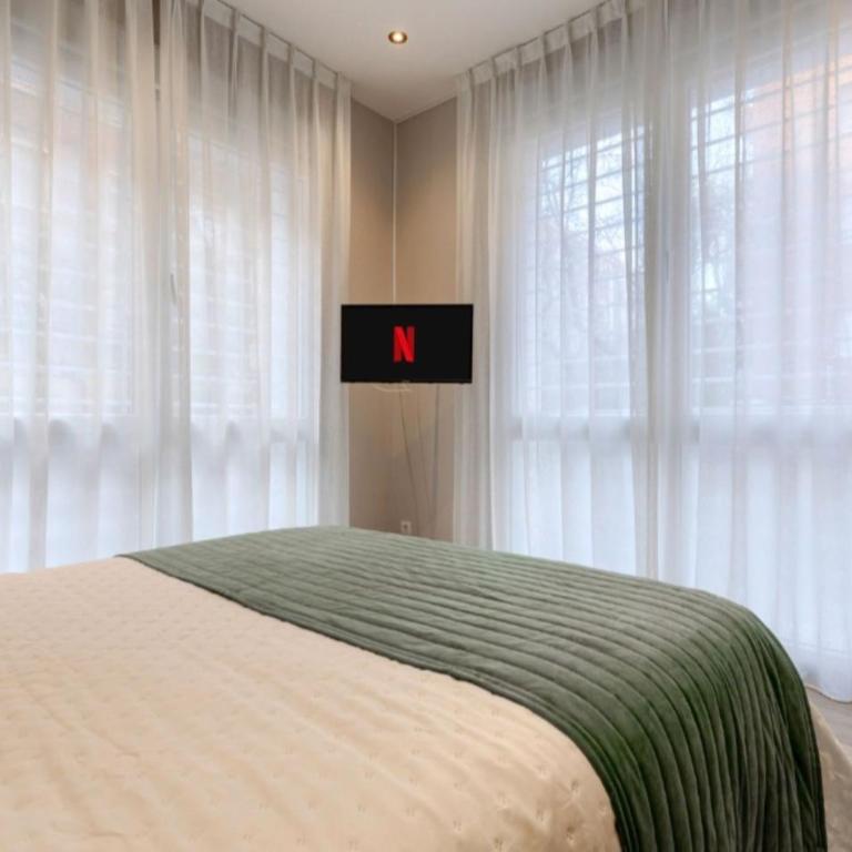 Madrid Boutique Apt 4 rooms 4 bathrooms - Four-Bedroom House - 5