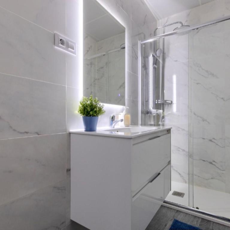 Madrid Boutique Apt 4 rooms 4 bathrooms - Four-Bedroom House - 13