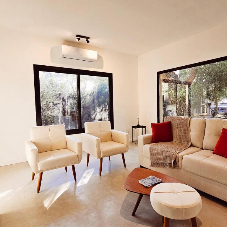 Casa Pueblo San Vicente, piscina, jardín y galería - Three-Bedroom House - 20