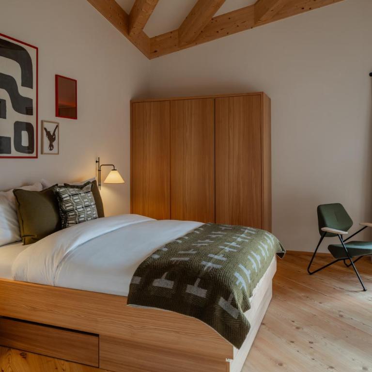 La Senda Smart Hotel Zuoz - Deluxe Doppelzimmer mit Balkon - 4