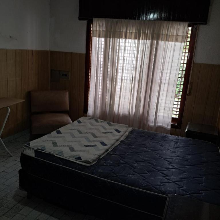 Cosquin centro con 2 cocheras - Three-Bedroom House - 20