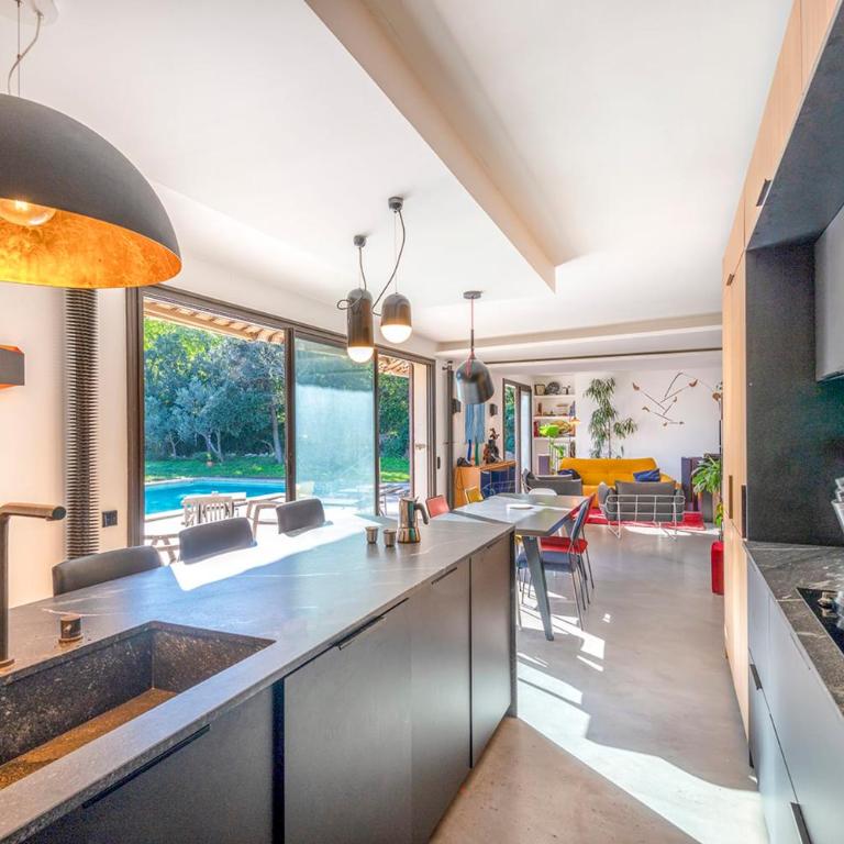 Architect villa pool & peaceful garden - Maison de Vacances - 3