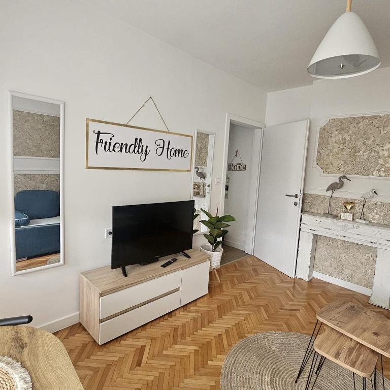 FRIENDLY HOME - One-Bedroom Apartment with Balcony - 16