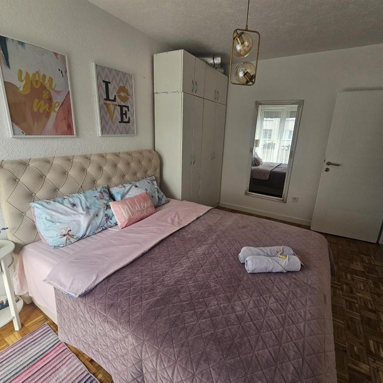FRIENDLY HOME - One-Bedroom Apartment with Balcony - 3