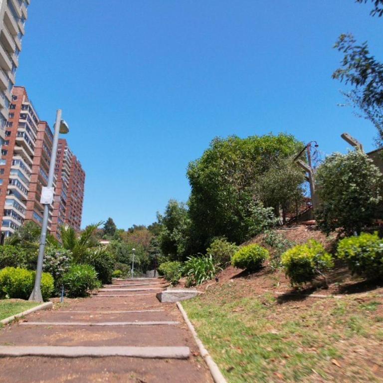Toma un descanso y relájate mirando el mar - Two-Bedroom Apartment - 21