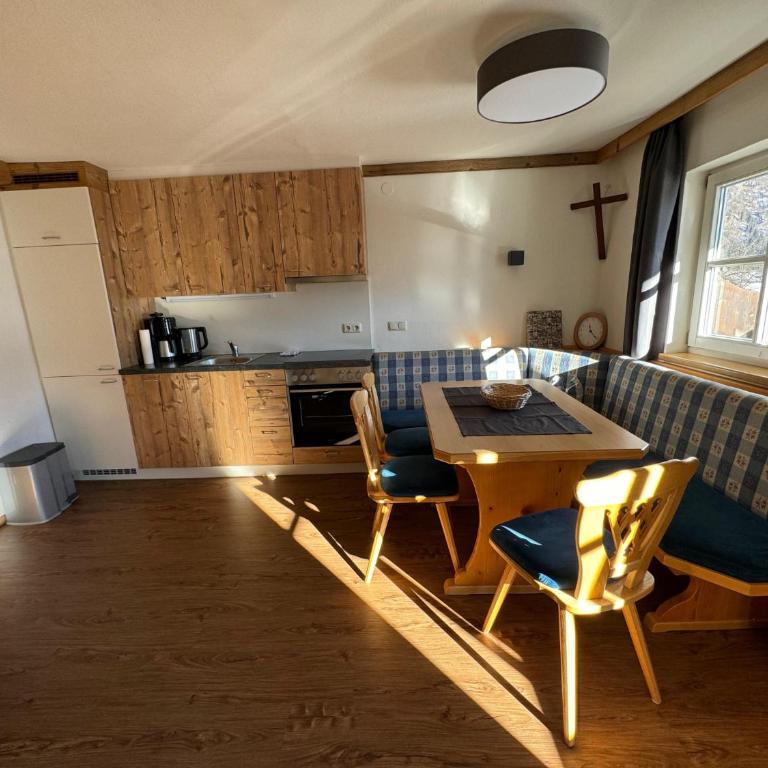 Amosergut Appartements - Apartment mit 2 Schlafzimmern und Balkon - 2
