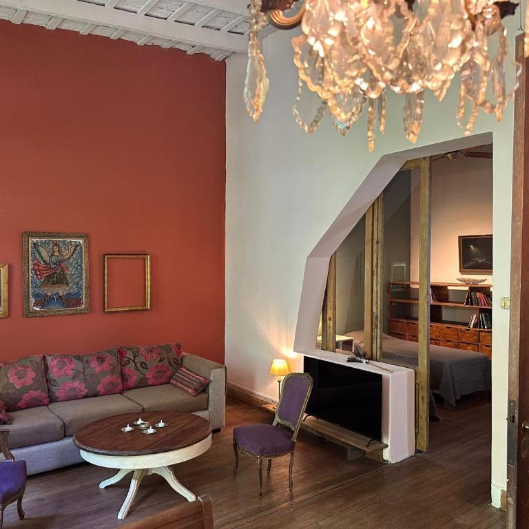Antique,classy & quiet 3 bedroom and roof terrace apt in the heart of San Telmo - Apartamento - 3