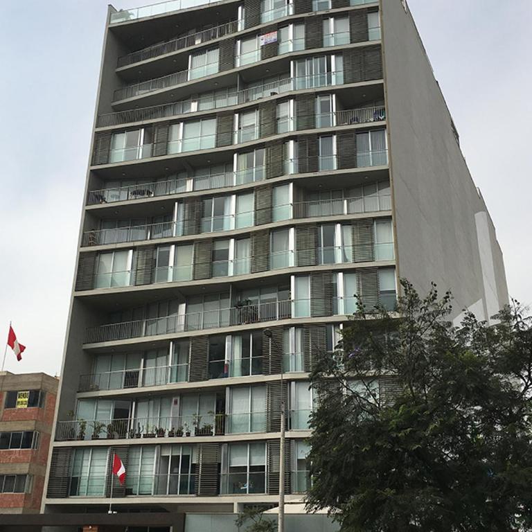 Miraflores - departamento con 3 dormitorios - Three-Bedroom Apartment - 2