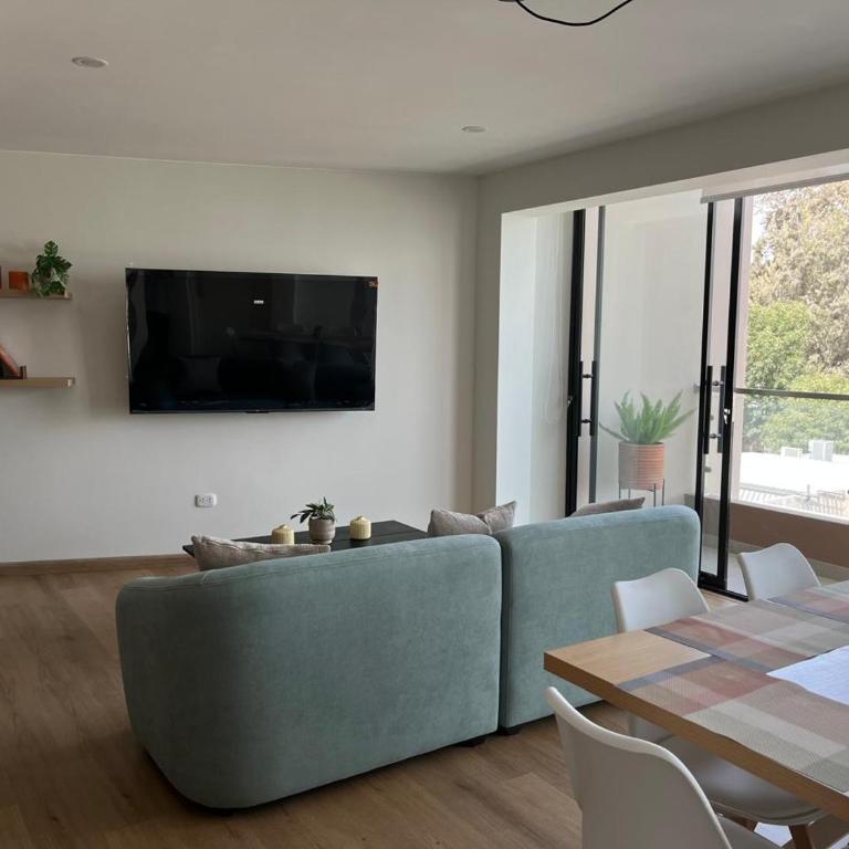 Moderno dpto de estreno en zona centrica - Three-Bedroom Deluxe Apartment - 9