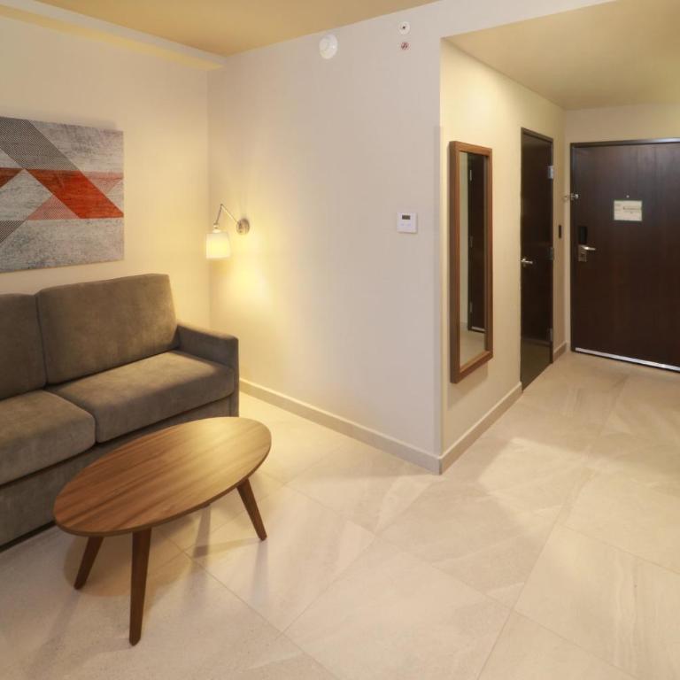 Holiday Inn & Suites Monterrey Apodaca Zona Airport, an IHG hotel - Suite Junior - 6