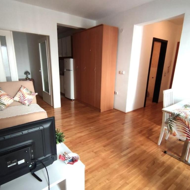 Boulevard apartment - One-Bedroom Apartment - 3