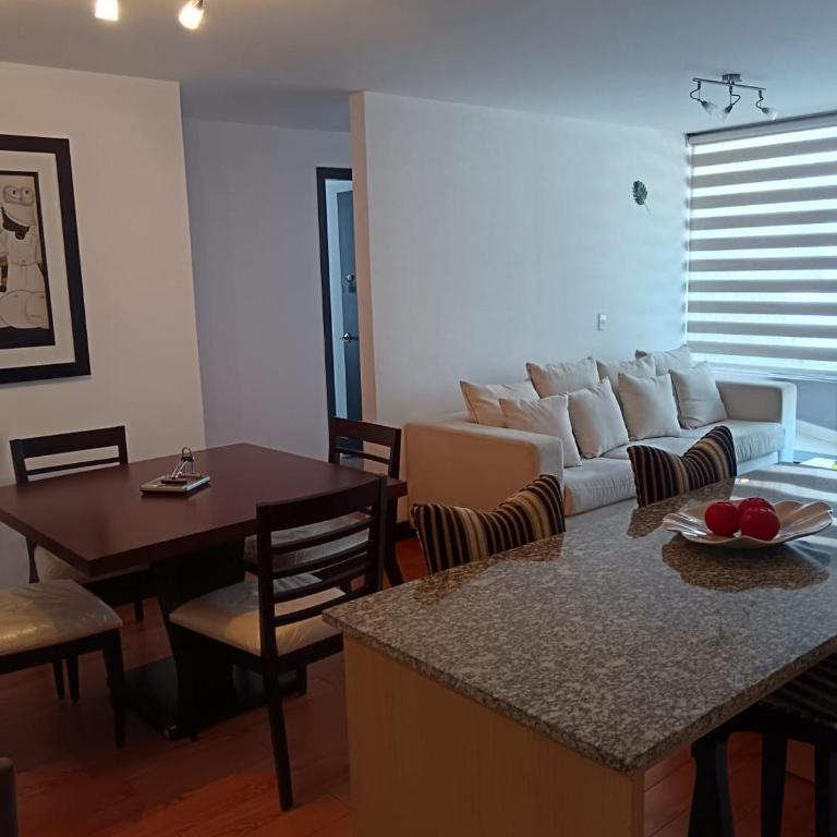 Departamento de 2 dormitorios en el corazón de Quito - Two-Bedroom Apartment - 7