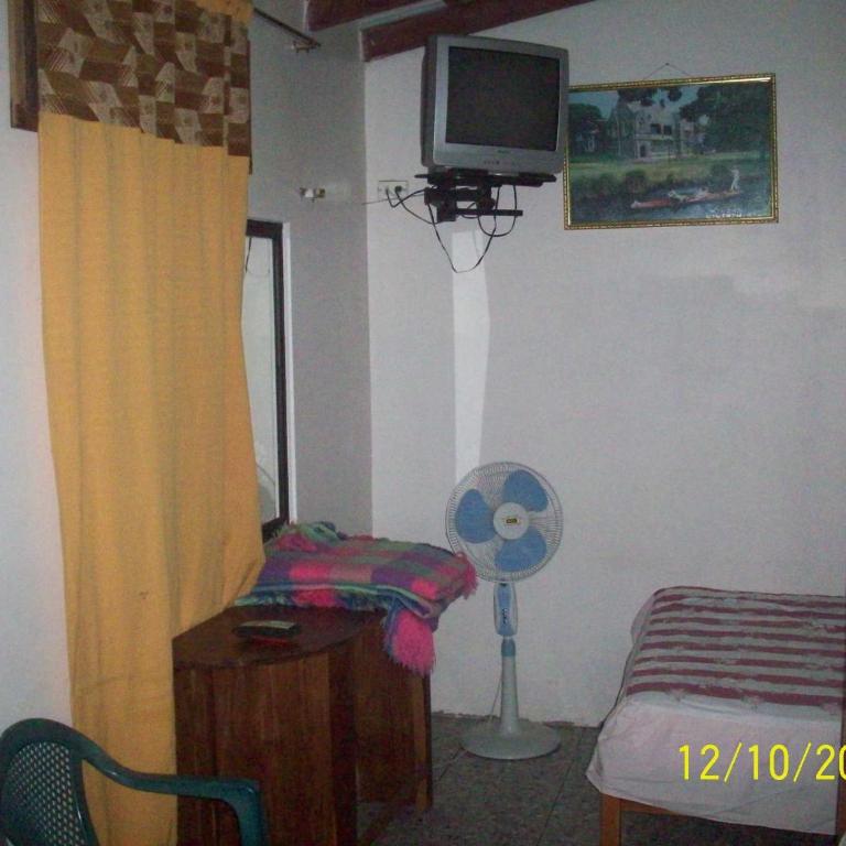 Hostal Camping Beach - Habitación Familiar Estándar - 5