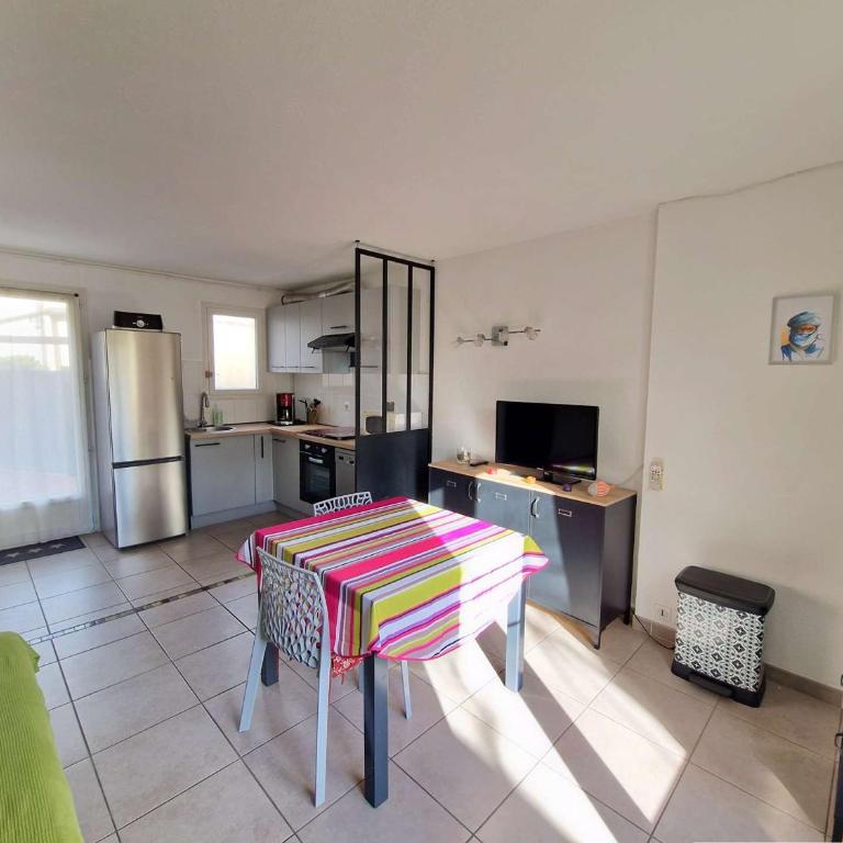Escapade côtière avec terrasse et confort - FR-1-387-216 - Maison de Vacances - 10
