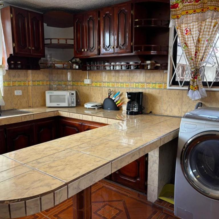 Depa Guajaló - Quicentro Sur con Terraza y Parking - Two-Bedroom Apartment - 8