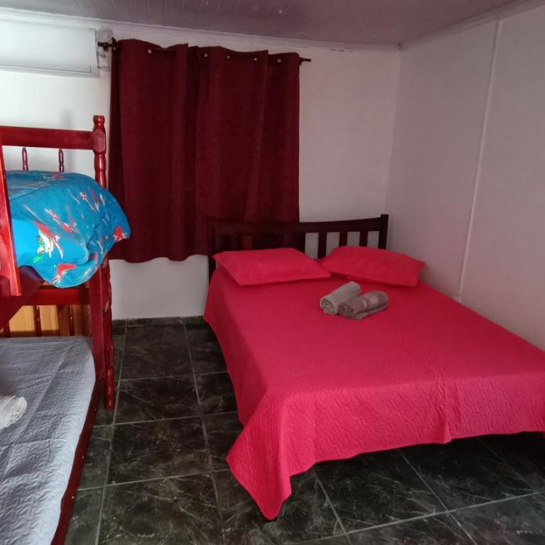 Casa proxima a zona comercial - Two-Bedroom House - 4