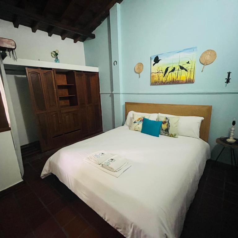 Casa Isabelita - Habitación con cama extragrande. - 4