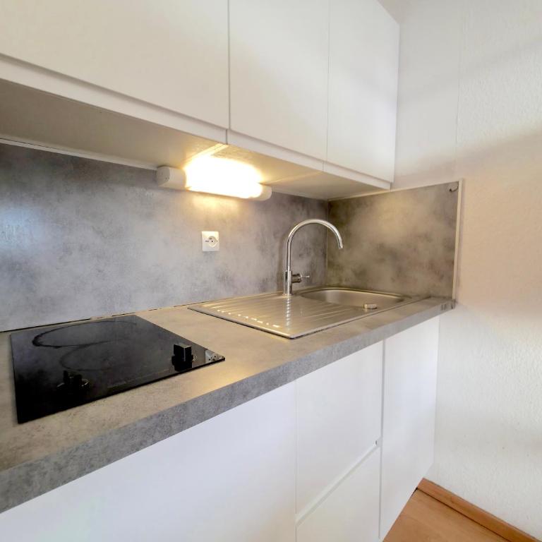 Grand studio - Emplacement idéal pied des pistes - Appartement - Vue sur Ville - 6