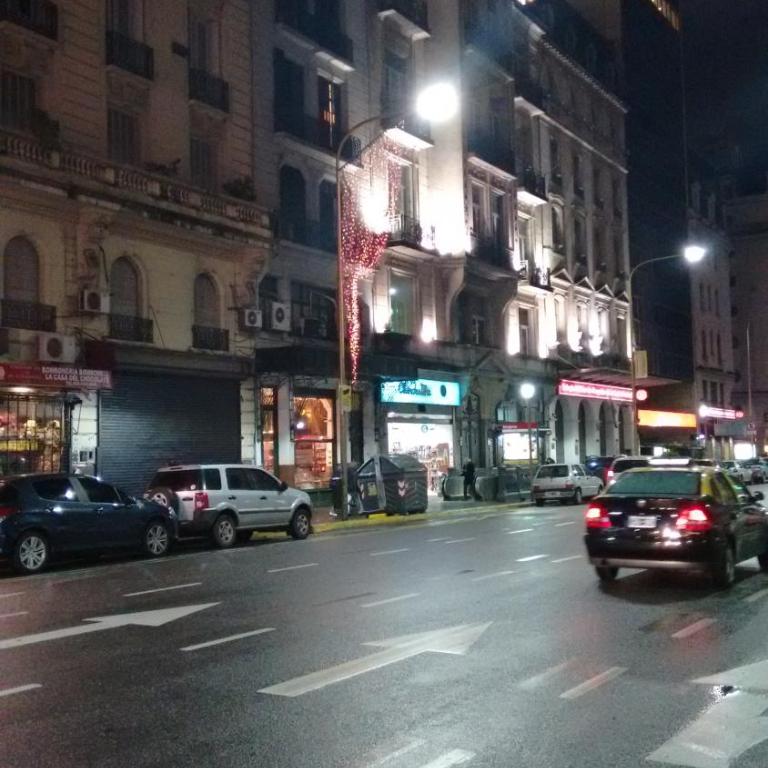 Corrientes y Uruguay - Apartamento con balcón - 16