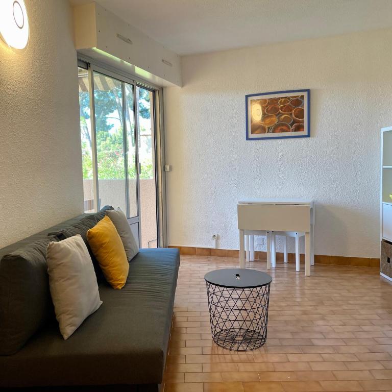 Tout proche de la plage, à 12 min à pied du port, place de parking - Apartamento de 1 dormitorio - 15