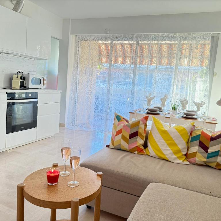 Cozy 1 bedroom apartment Antibes Juan-les-Pins - walk to beaches, restaurants, old town - Appartement 1 Chambre - 1