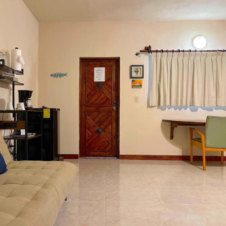 The Diving Lodge Downtown - Double Room with Extra Bed - 9
