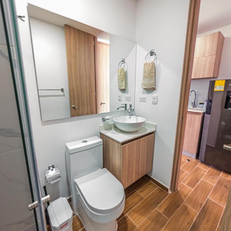Loft moderno con Aire Acondicionado y Parqueadero - Apartamento de 2 dormitorios - 10
