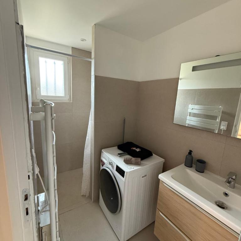 Maison lumineuse et moderne - proche Auchan - Appartement - 13