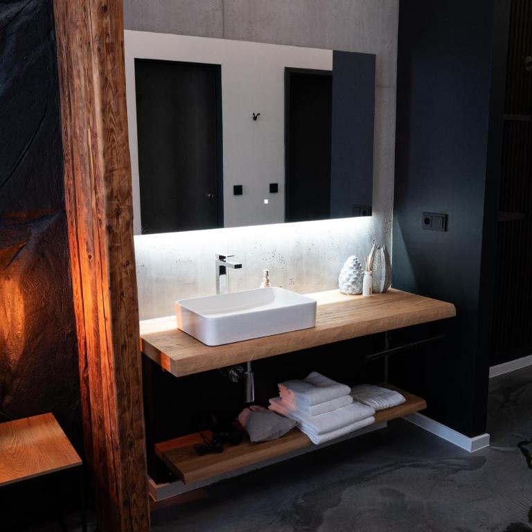 BillHills Boutique & Design Aparthotel - Studio mit Gartenblick - 2