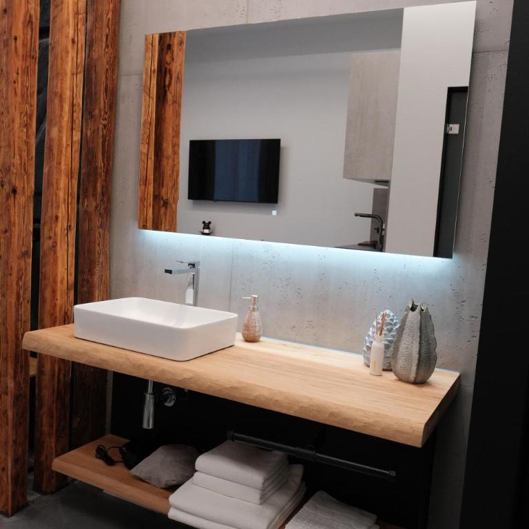 BillHills Boutique & Design Aparthotel - Studio mit Gartenblick - 4