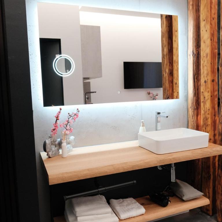 BillHills Boutique & Design Aparthotel - Studio mit Terrasse - 5