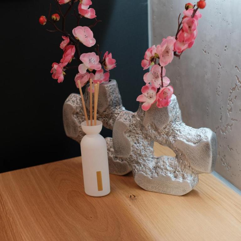 BillHills Boutique & Design Aparthotel - Studio mit Terrasse - 10