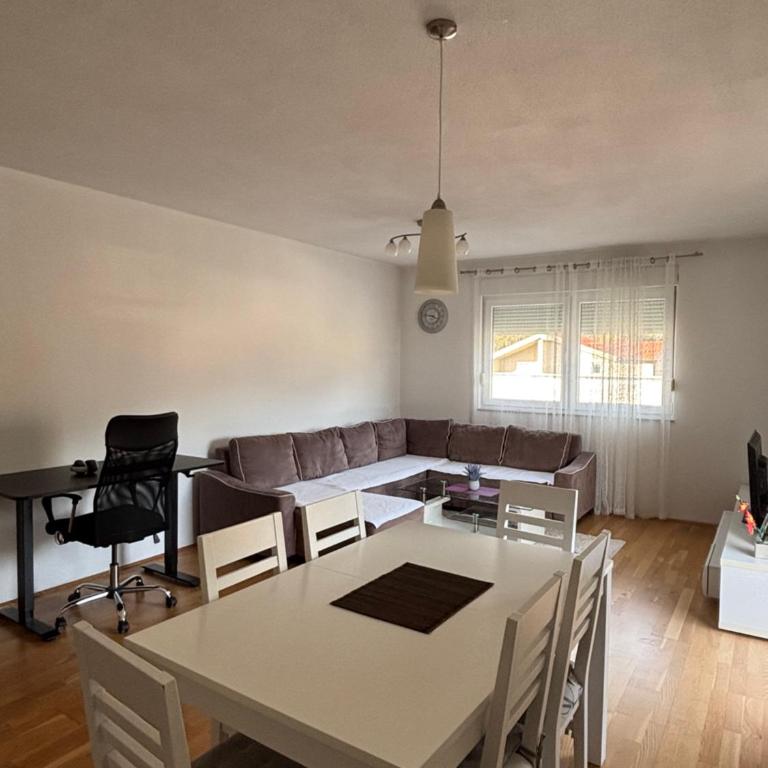 Apartman Kvesić - Two-Bedroom Apartment - 2