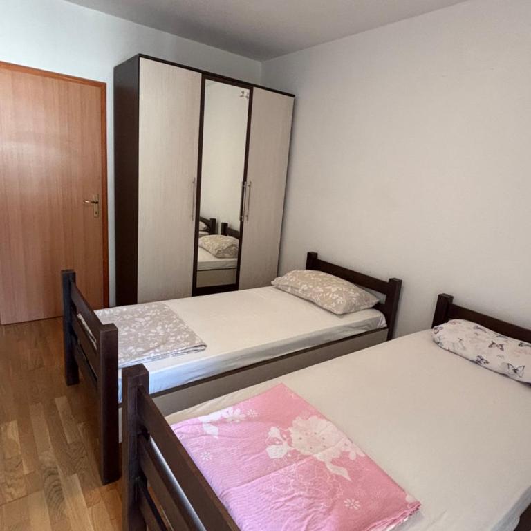 Apartman Kvesić - Two-Bedroom Apartment - 12