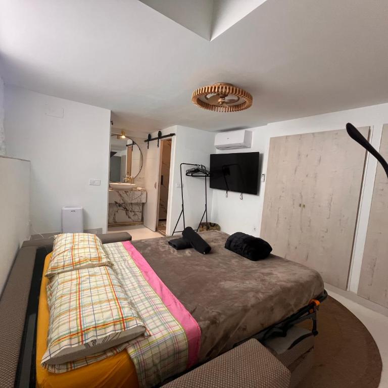 HR12 Amazing plaza mayor - Four-Bedroom Apartment - 4