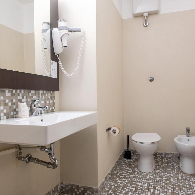 B&B Hotel Trieste - Camera Matrimoniale - 6