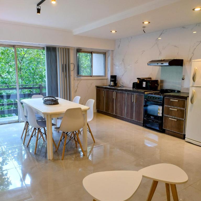 Depto en lo mejor de La Perla, a 2 cuadras de las playas de La Perla - Two-Bedroom Apartment - 1