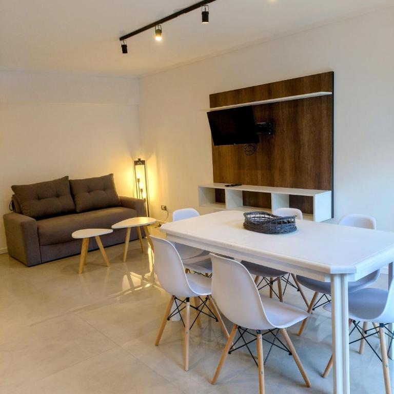 Depto en lo mejor de La Perla, a 2 cuadras de las playas de La Perla - Two-Bedroom Apartment - 7