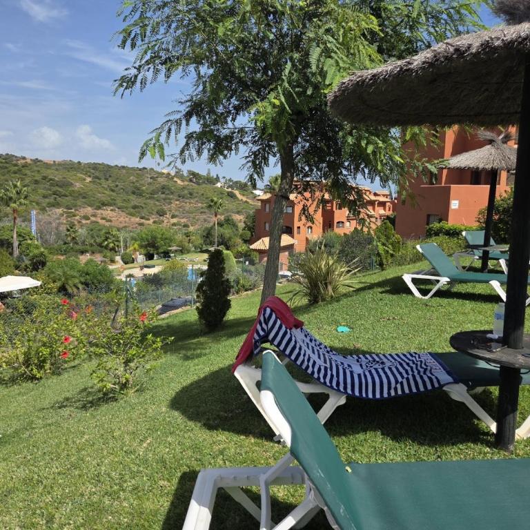 Sea View Penthouse Apartment with Hot Tub - Casa Bella Vista, Buenas Noches , Estepona - Three-Bedroom Apartment - 52