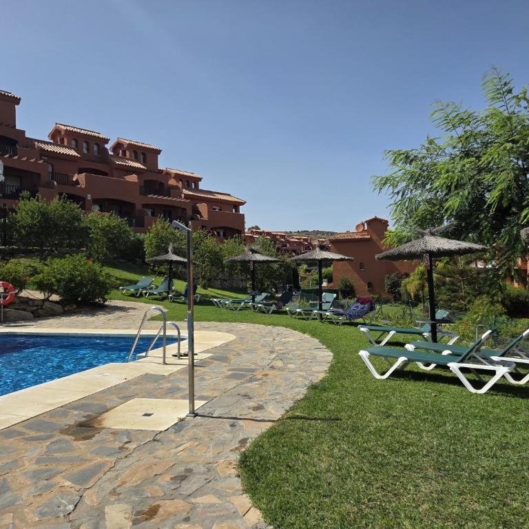 Sea View Penthouse Apartment with Hot Tub - Casa Bella Vista, Buenas Noches , Estepona - Three-Bedroom Apartment - 53