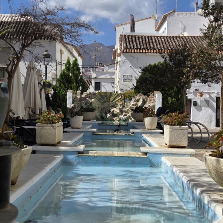 Sea View Penthouse Apartment with Hot Tub - Casa Bella Vista, Buenas Noches , Estepona - Three-Bedroom Apartment - 58