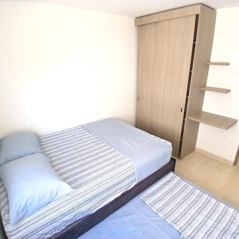 Five Homes Ricaurte - Two-Bedroom Deluxe Apartment with Balcony - 5